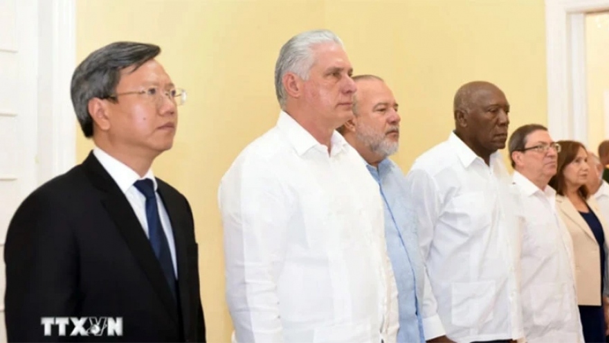 Cuban President pays tribute to Vietnamese Party chief in Havana